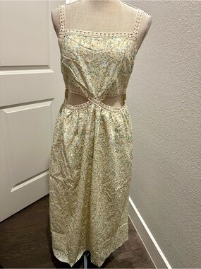 Just Me Sleeveless Floral Cutout Midi Dress in Light Yellow